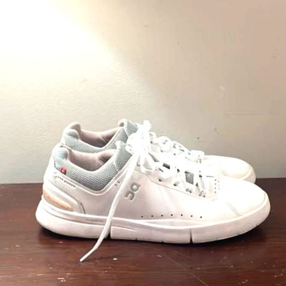 On The Roger White Leather Womens 9.5